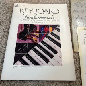 Keyboard Fundamentals Into to Keyboard Sessions 150 pages. + free chord charts